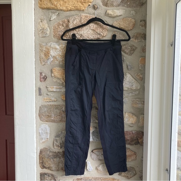 Lululemon Athletica Stripe Ruffle Jogger Pant Womens 6 Black - Picture 2 of 11